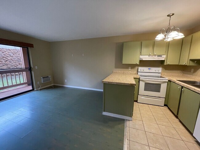 Foto del edificio - Unfurnished One Bedroom Available Immediately!