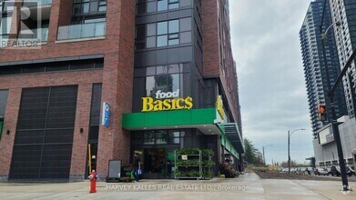 Building Photo - 430-430 Square One Dr