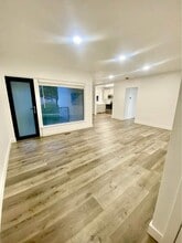 Building Photo - 295 E 800 S