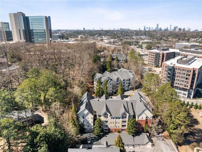 Foto del edificio - 4007 Westchester Ridge NE