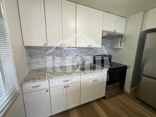 Foto del edificio - East Bremerton Rambler - 3 Bed 1 Bath with Garage and Carport Parking