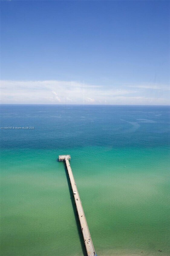 Primary Photo - 16699 Collins Ave