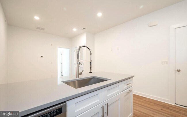 Foto del edificio - 725 N 39th St