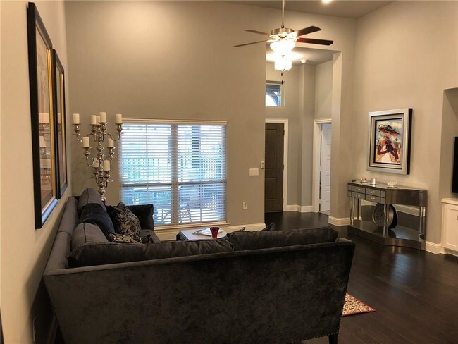 Foto del edificio - 3751 Marigold Ln