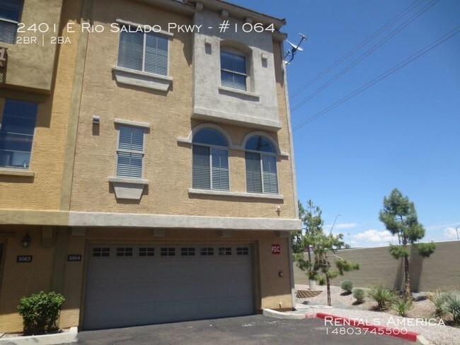 Building Photo - 2401 E Rio Salada
