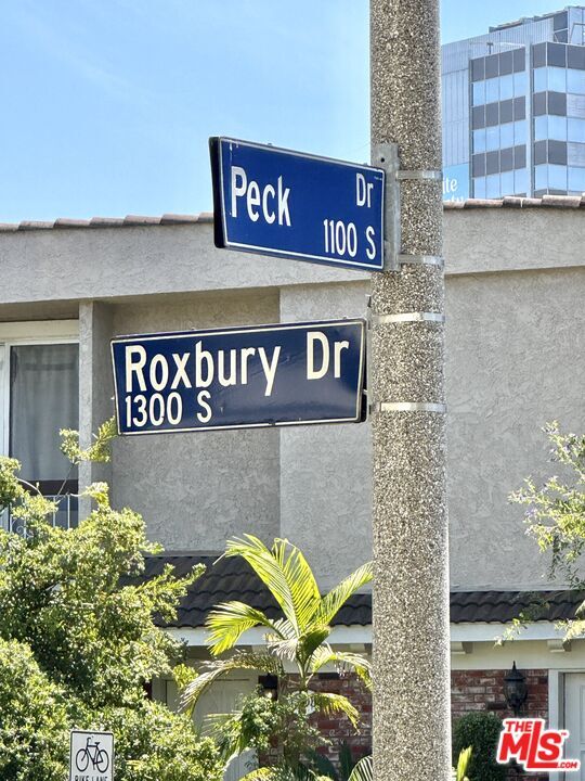 Foto del edificio - 1122 Peck Dr