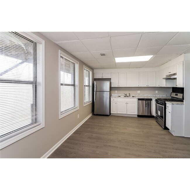 Building Photo - 1517 Hillhaven Dr