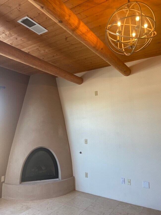 Building Photo - 1405 Vegas Verdes Dr