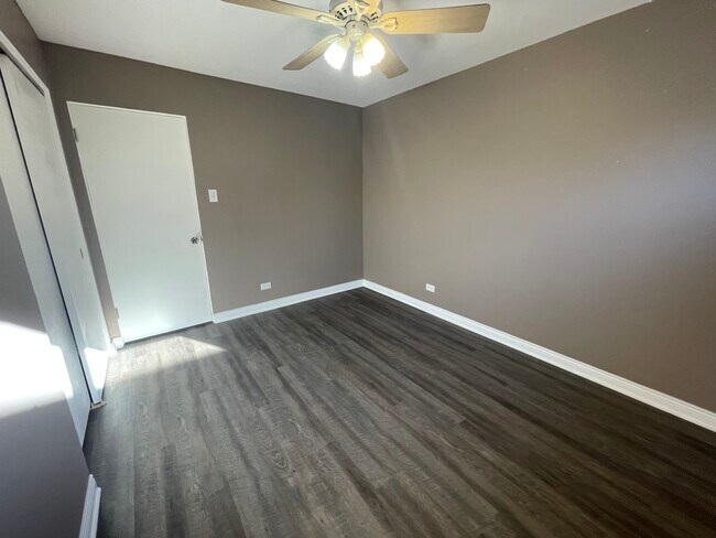 Foto del edificio - 148 E Quincy St