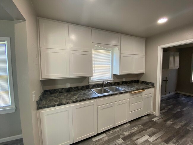 Building Photo - 4101 32nd St