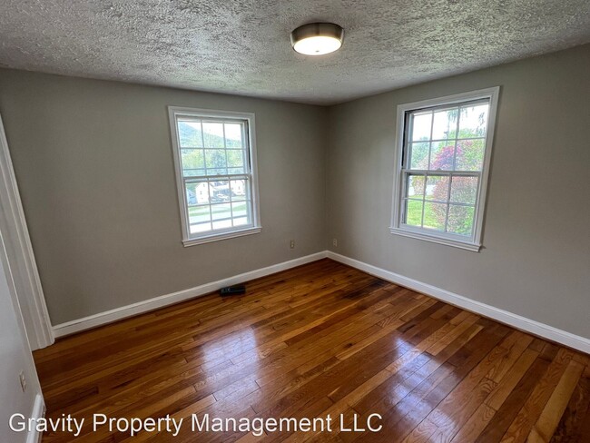 Foto del edificio - 3 br, 2 bath House - 607 Clifford St