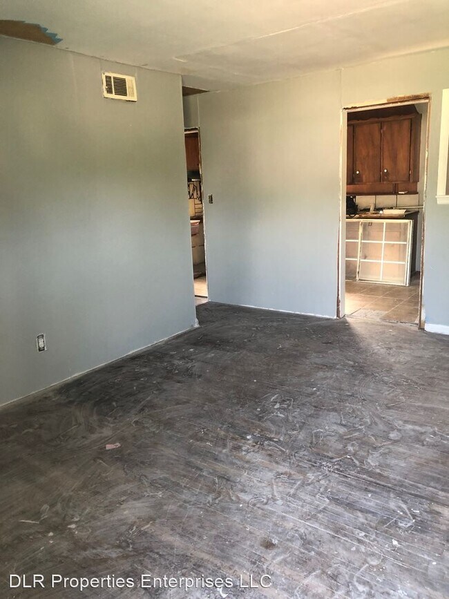 Building Photo - 3 br, 1 bath House - 5922 N. Garrison Ave