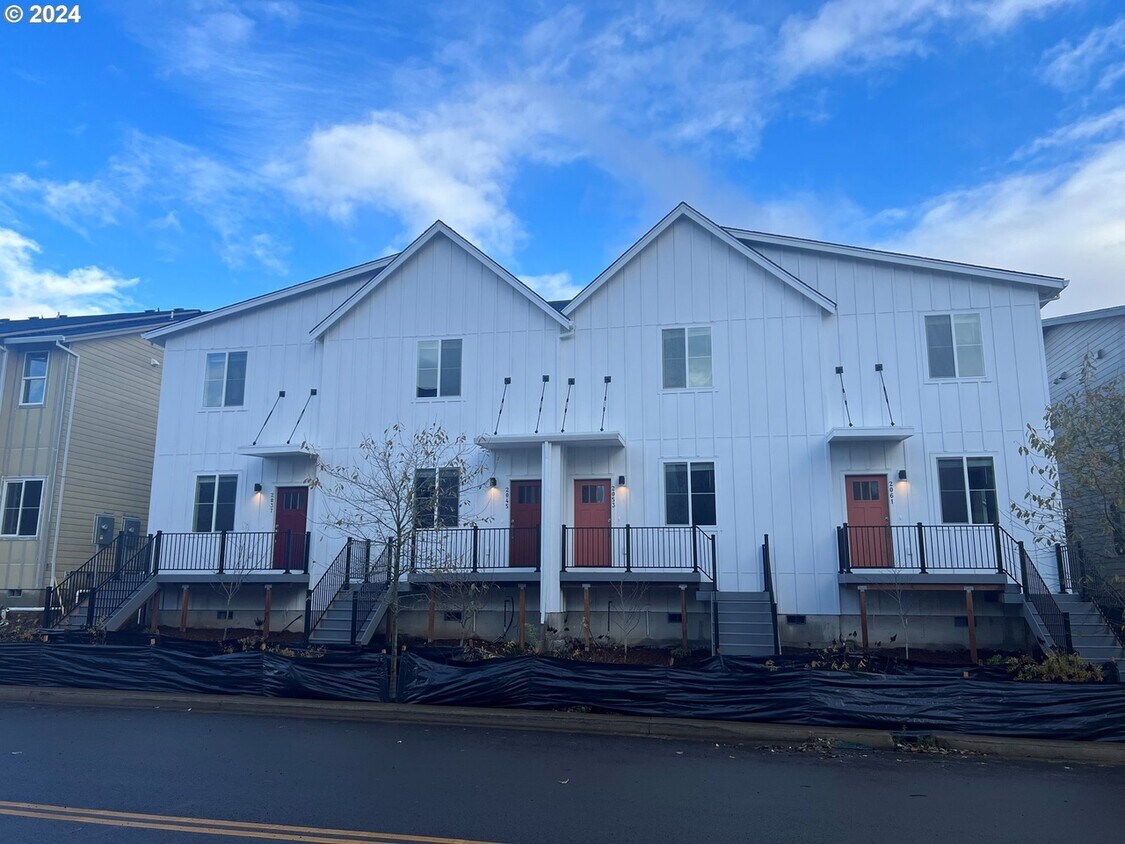 2053 Strong Rd SE, Salem, OR 97302 House Rental in Salem, OR