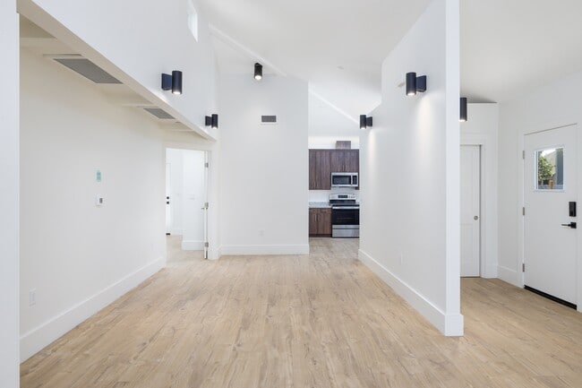 Building Photo - Heritage Place Boutique Apartments