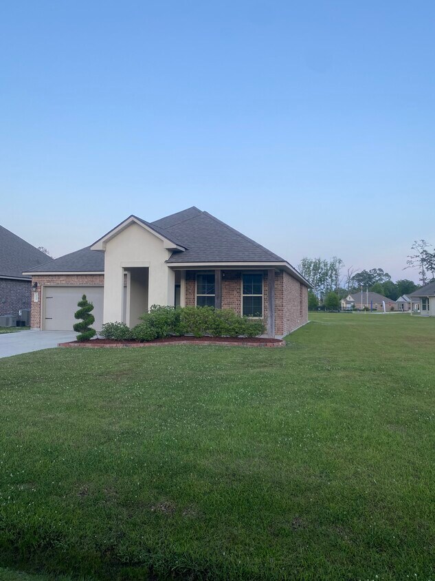 40080 Cypress Reserve Blvd, Ponchatoula, LA 70454 House Rental in