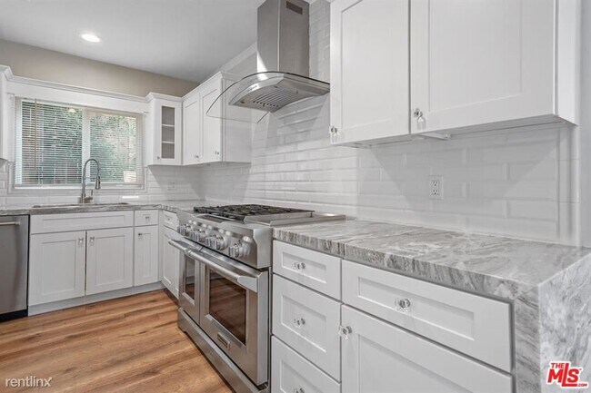 Building Photo - 3 br, 2 bath House - 54 W Glenarm St