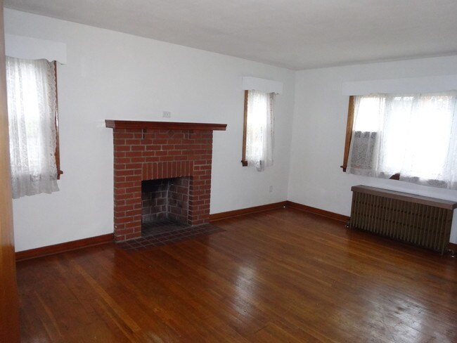 Building Photo - 715 Filmore Rd