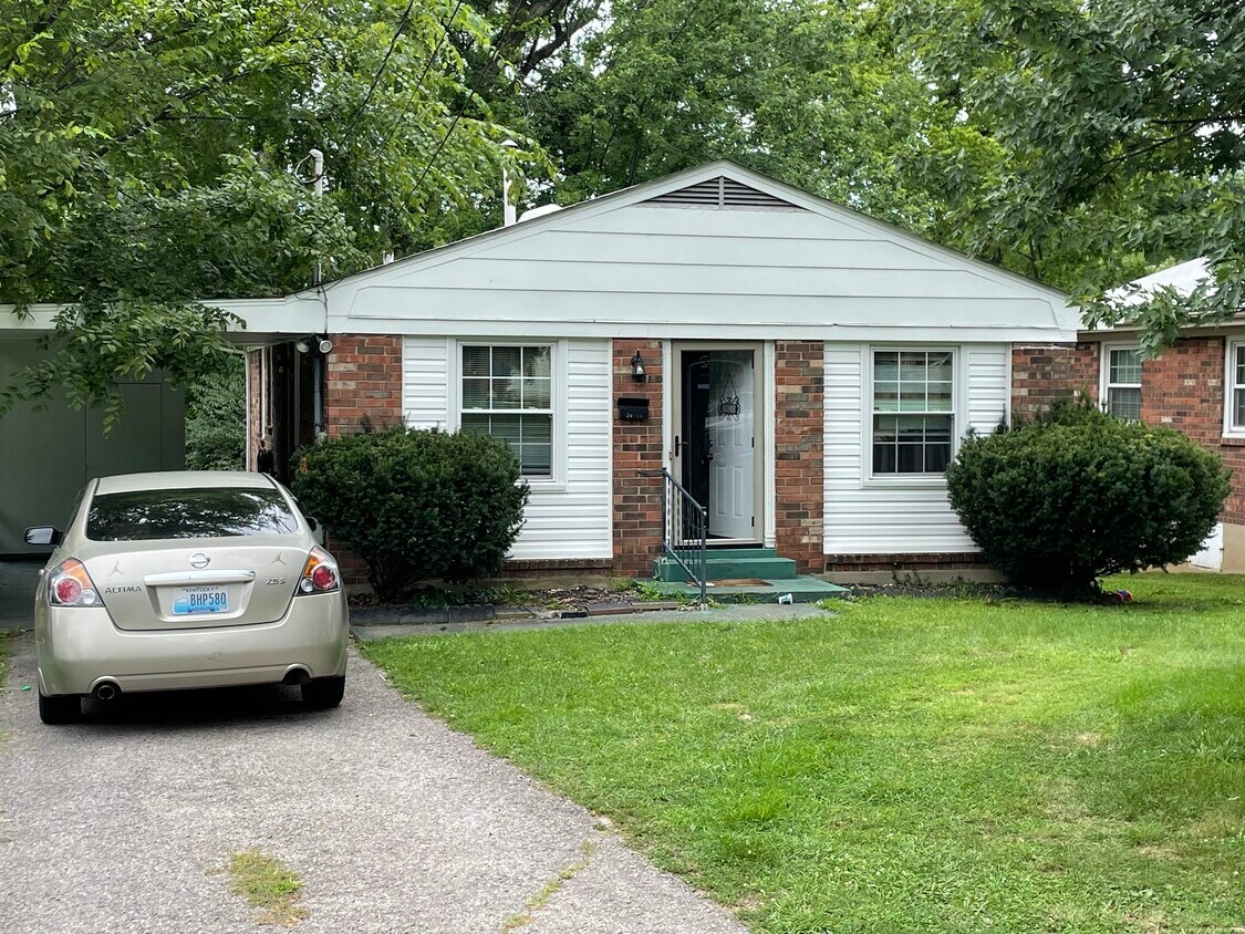 Primary Photo - 3016 Valley Dr