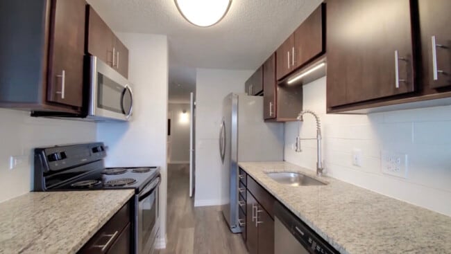 Photo - 61 W Chestnut St Apartment