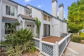 Building Photo - 75 Briarglen