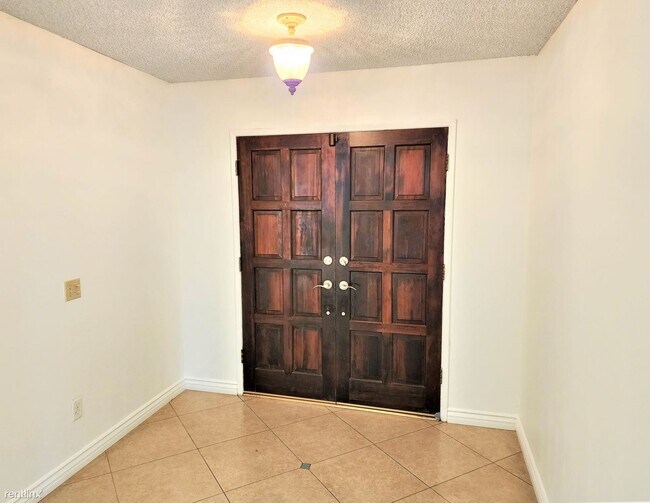 Building Photo - 3 br, 3 bath House - 16376 Rancho Escondid...