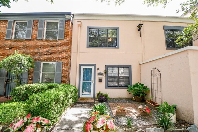 Building Photo - 5244 Arboles Dr