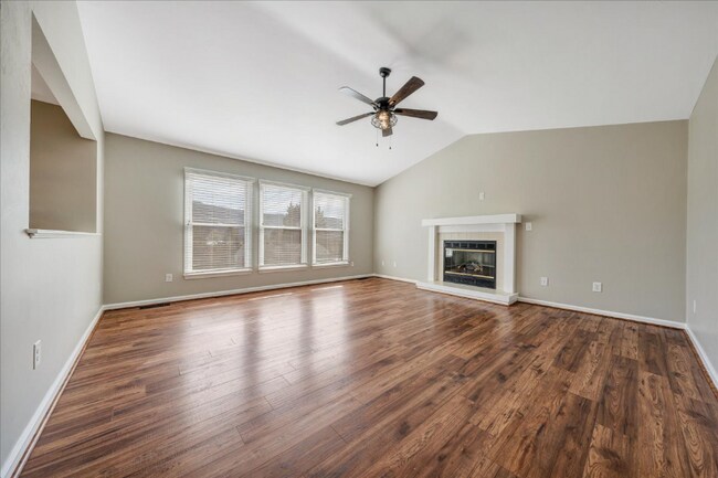 Foto del edificio - 5184 Orchard Hill Dr