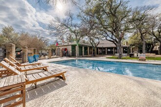 Building Photo - Summit at Westwood