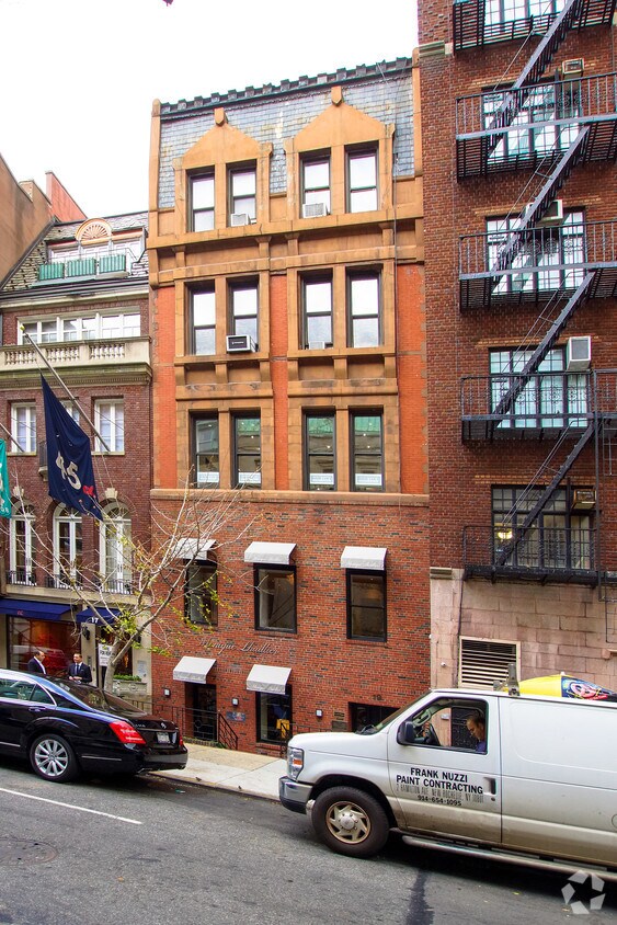 Street View - 19 E 71st St