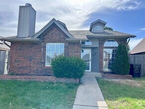 Building Photo - 2129 Briarcliff Dr