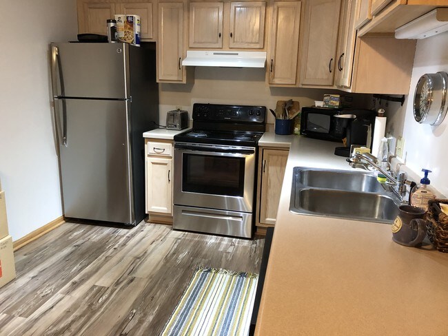 Kitchen Image #2 - 7307 N Port Washington Rd