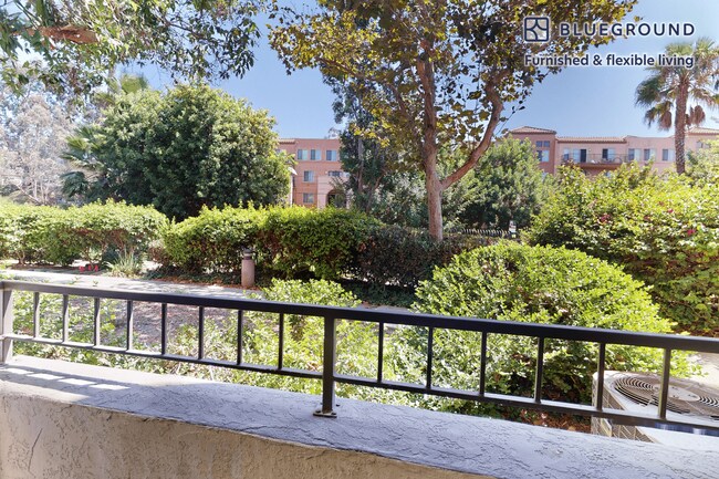 Foto del edificio - 5679 Amaya Dr