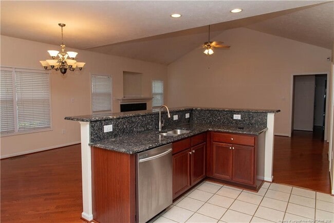 Building Photo - 36 Wateredge Ln