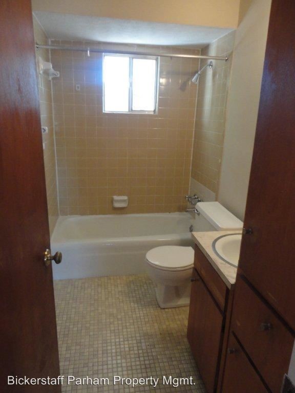 Building Photo - 3 br, 1.5 bath House - 2102 Winifred Lane