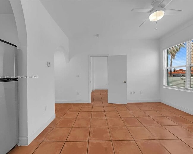 Building Photo - 1218 Drexel Ave