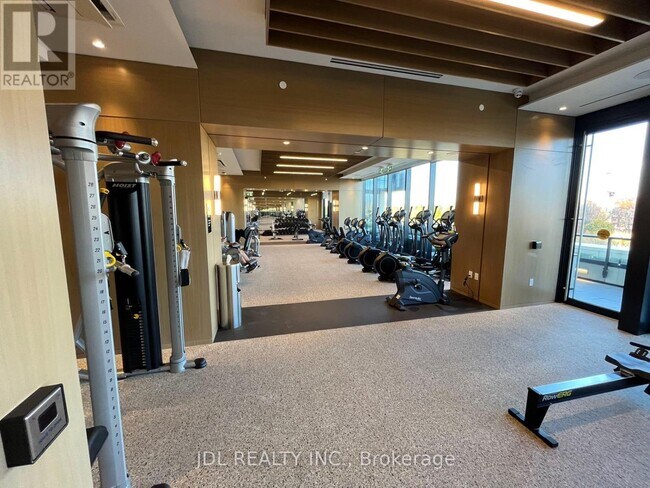 Photo du bâtiment - 575 Bloor St E