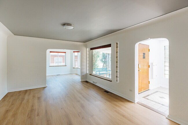 Photo - 1220 Dahlia St House