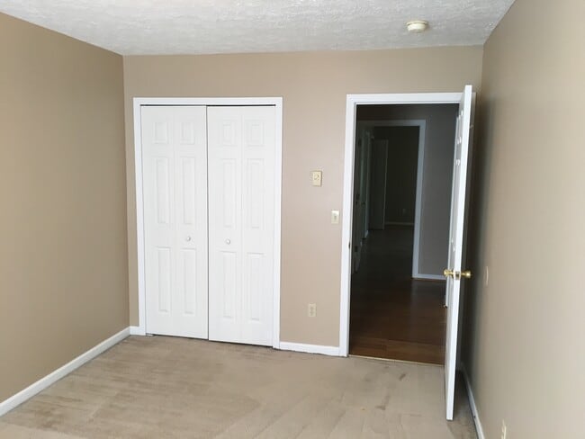 Building Photo - 8838 Stone Way NW