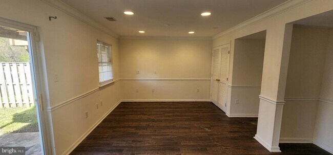 Building Photo - 6858 General Lafayette Way