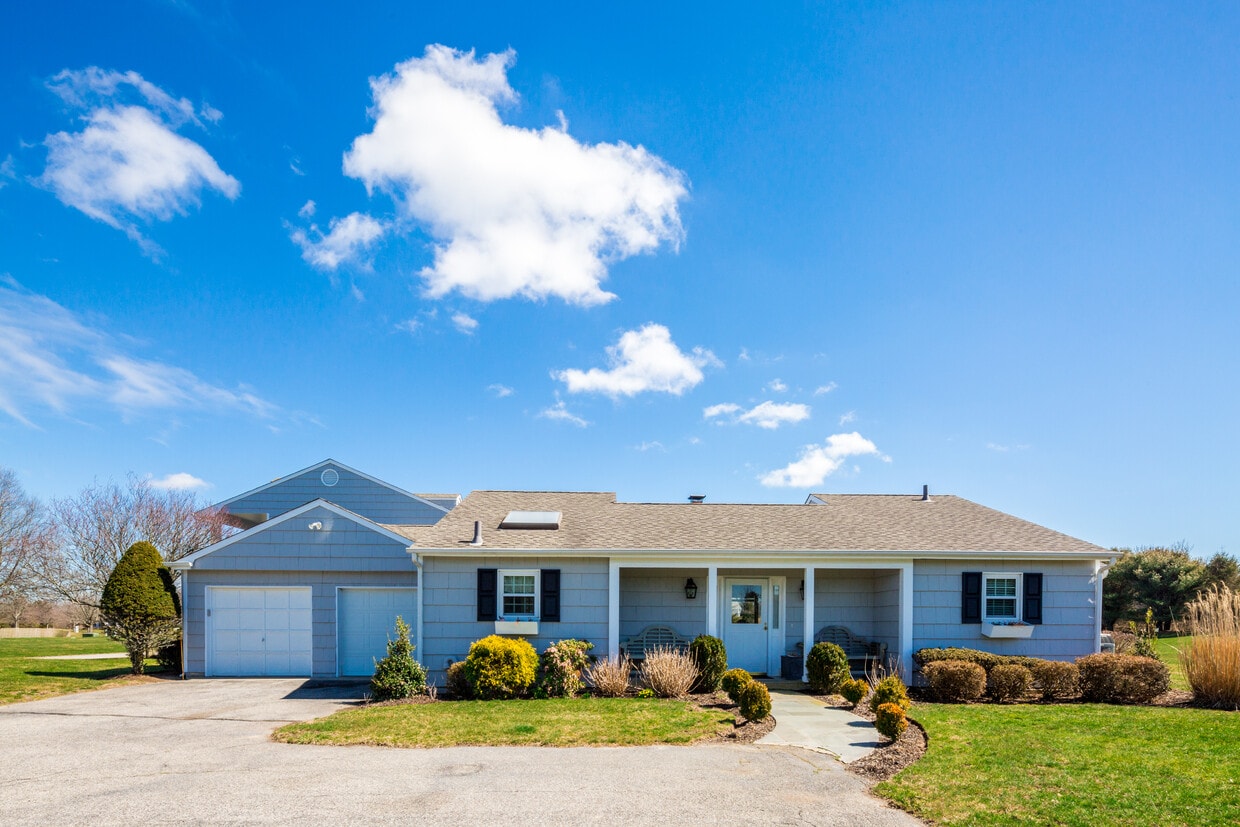 Primary Photo - Saint Andrews Cir