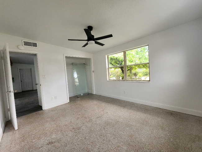 Foto del edificio - 5311 5th St Ct E