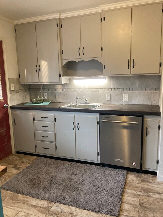 Foto del edificio - 2723 E 3rd St