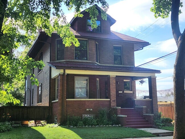 Building Photo - 913 Wenonah Ave