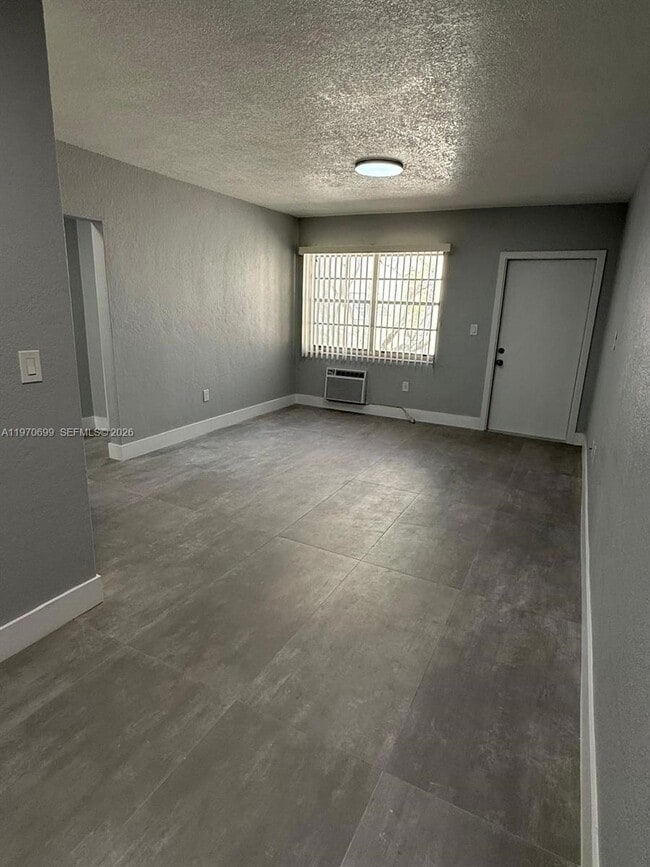 Building Photo - 3450 SW 9th St