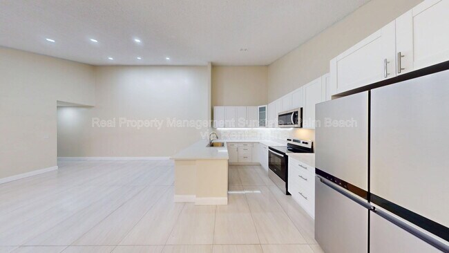 Building Photo - 1080 Summit Pl Cir