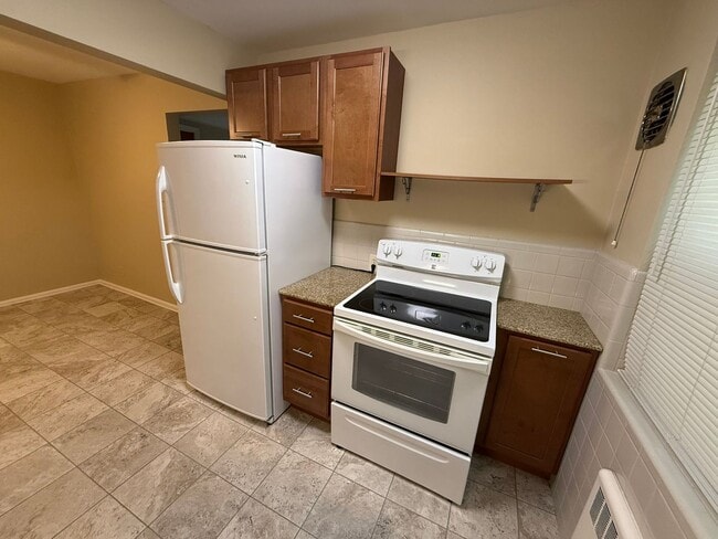 Building Photo - 5556 Beechmont Ave