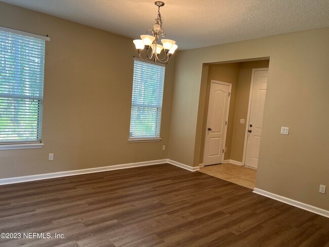 Building Photo - 753 Briar View Dr