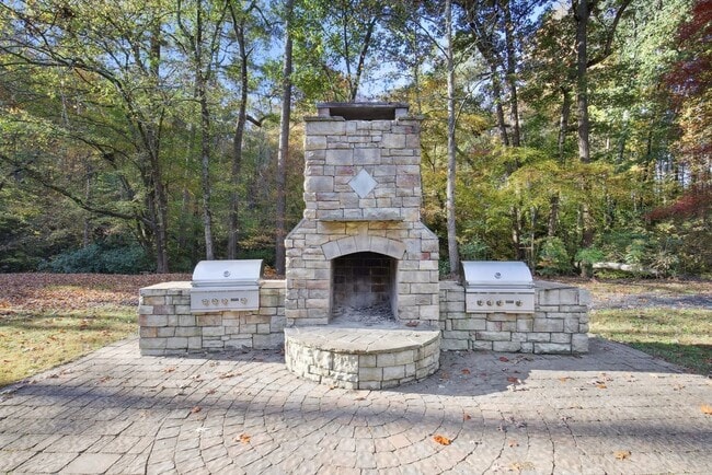 Building Photo - The Falls at Sope Creek Apartments