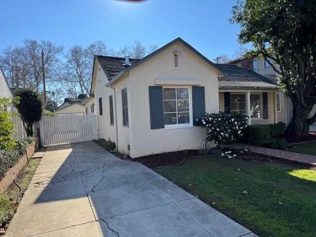 Foto del edificio - 1128 Clark Way