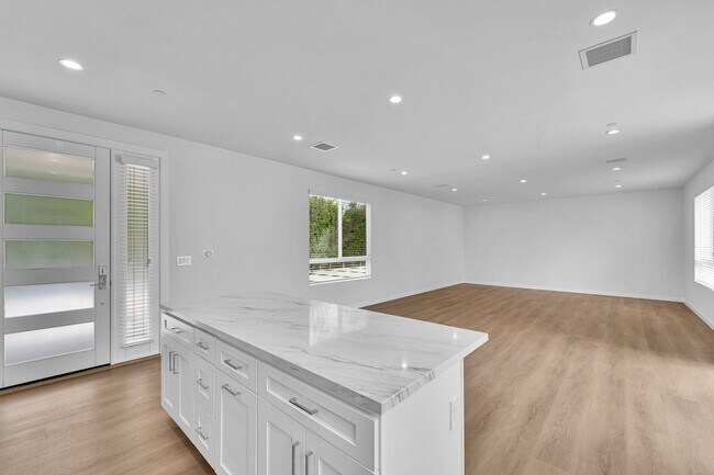 Building Photo - Modern Brand new 5-Bedroom Home for Lease ...
